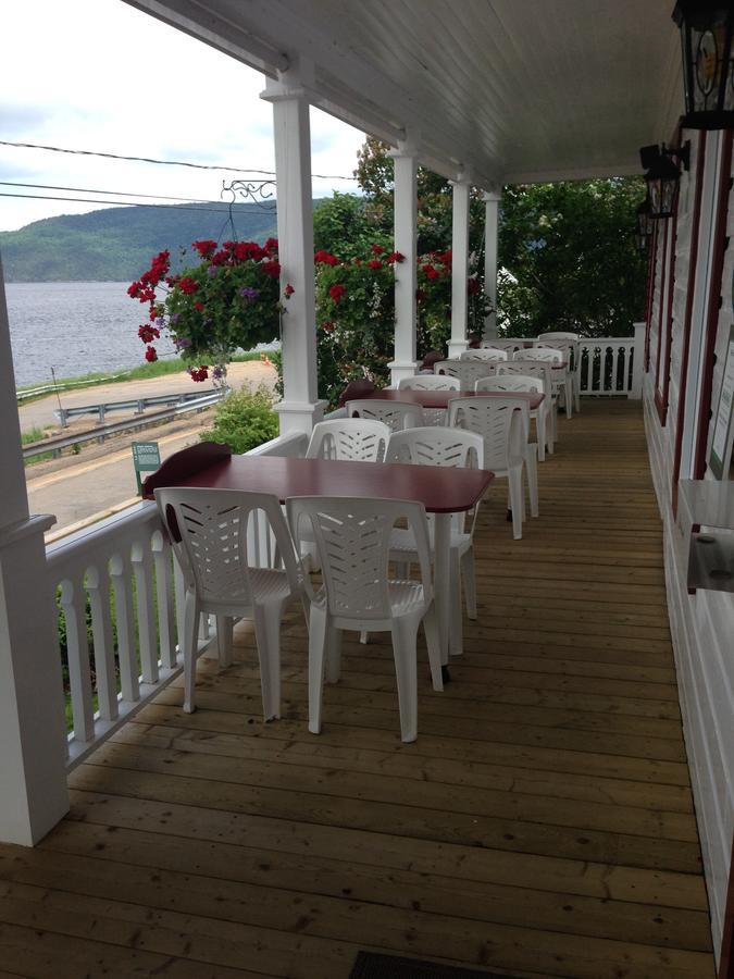 Auberge La Fjordelaise & La Rosalie LʼAnse-Saint-Jean Esterno foto