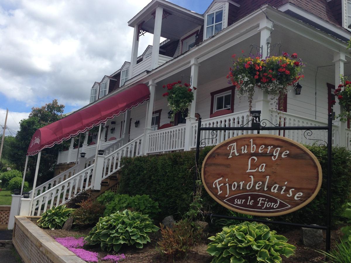 Auberge La Fjordelaise & La Rosalie LʼAnse-Saint-Jean Esterno foto